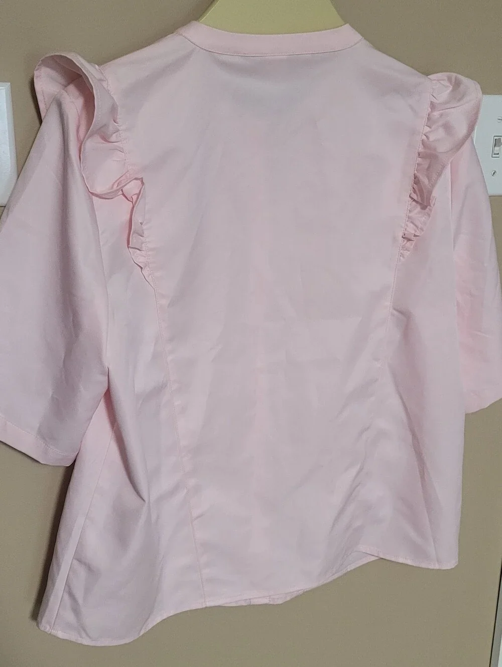 💚10 for $10💚 Bundle and save Soft Pink Ruffle Front Top - Picture 3 of 5